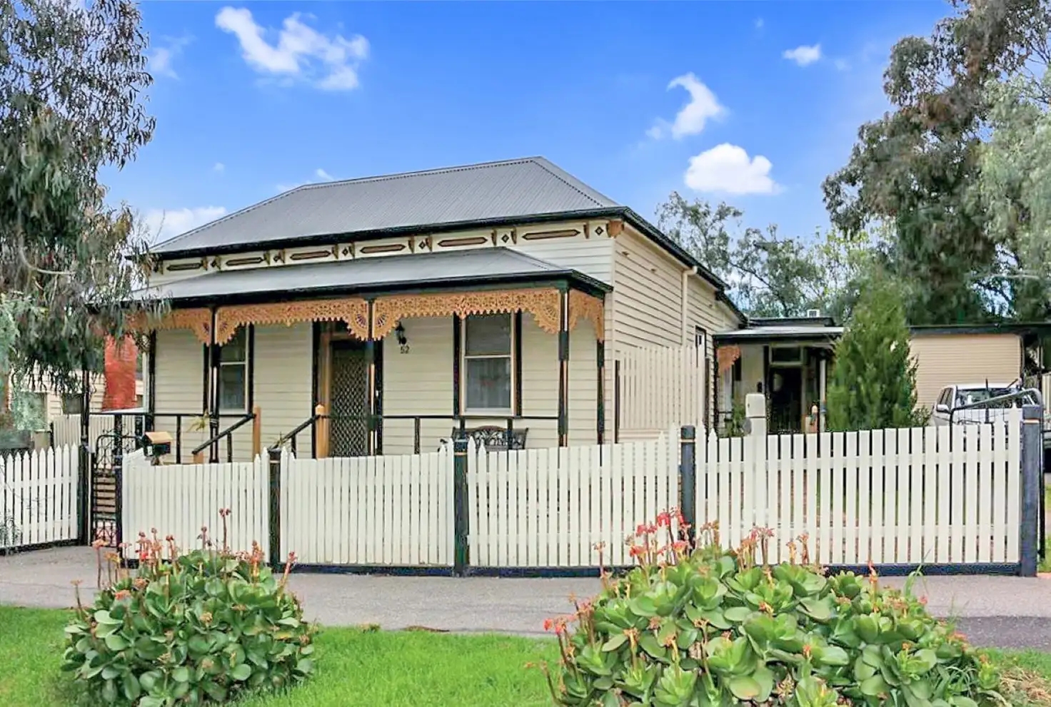 Main view of Homely house listing, 52 Honeysuckle Street, Bendigo VIC 3550