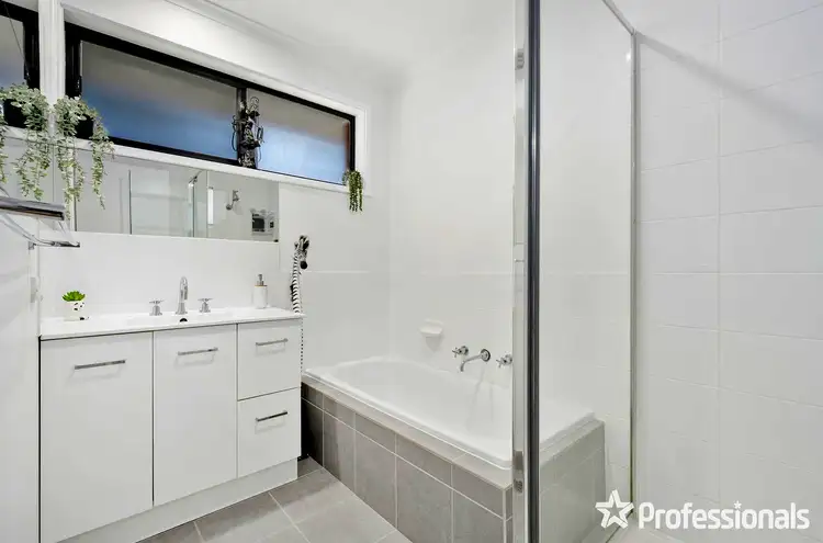 Sixth view of Homely house listing, 2 Pardella Way, Lilydale VIC 3140