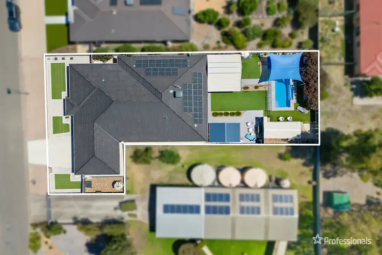 Second view of Homely house listing, 4 Gardiner Court, Maryborough VIC 3465