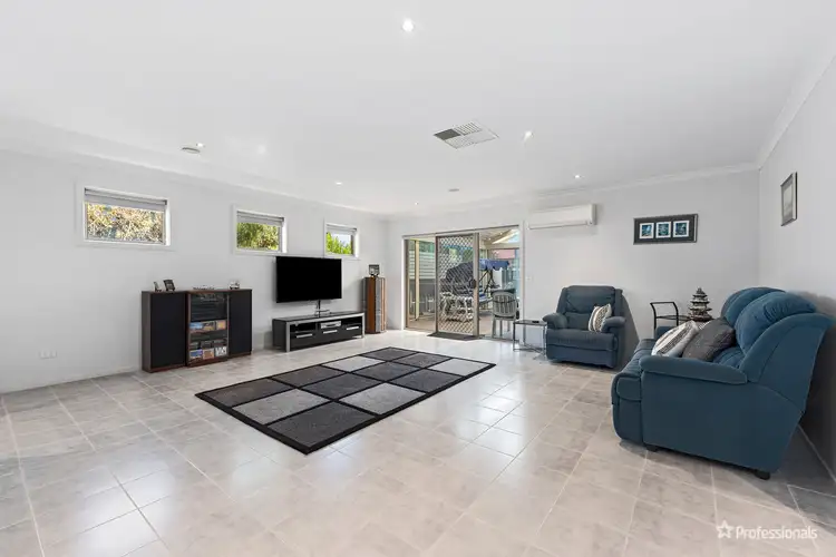 Sixth view of Homely house listing, 4 Gardiner Court, Maryborough VIC 3465