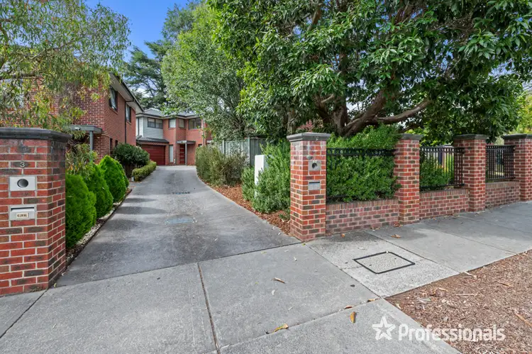 Main view of Homely townhouse listing, 2/424 Maroondah Highway, Ringwood East VIC 3135