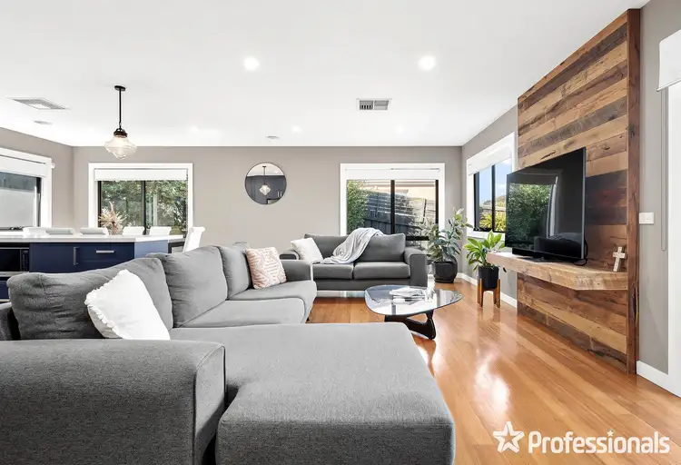 Second view of Homely house listing, 3 Bellara Drive, Mooroolbark VIC 3138