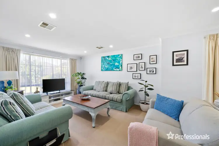 Third view of Homely house listing, 8 Krona Rise, Keilor Lodge VIC 3038