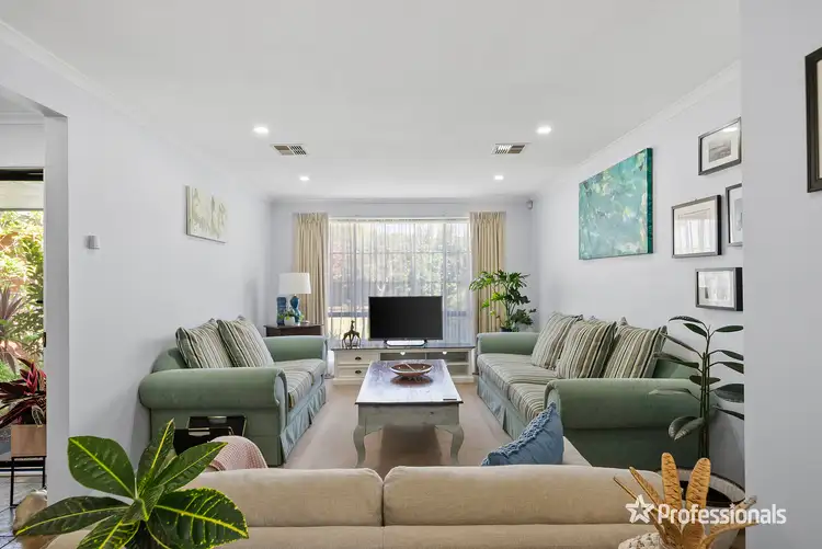 Fourth view of Homely house listing, 8 Krona Rise, Keilor Lodge VIC 3038