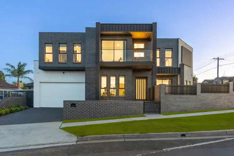 31 Rawson Road, Greenacre NSW 2190