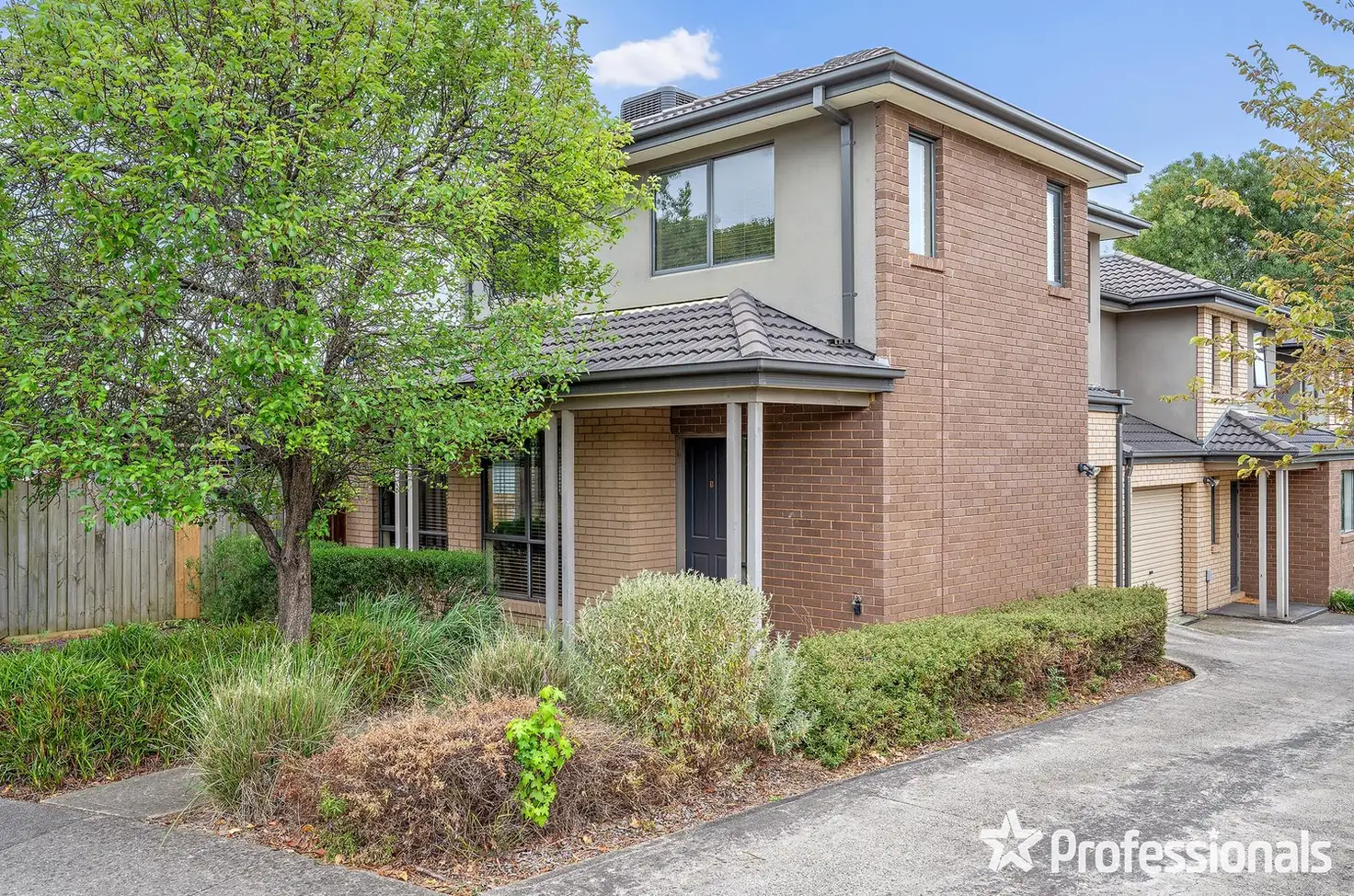 Main view of Homely townhouse listing, 1/417 Dorset Road, Croydon VIC 3136