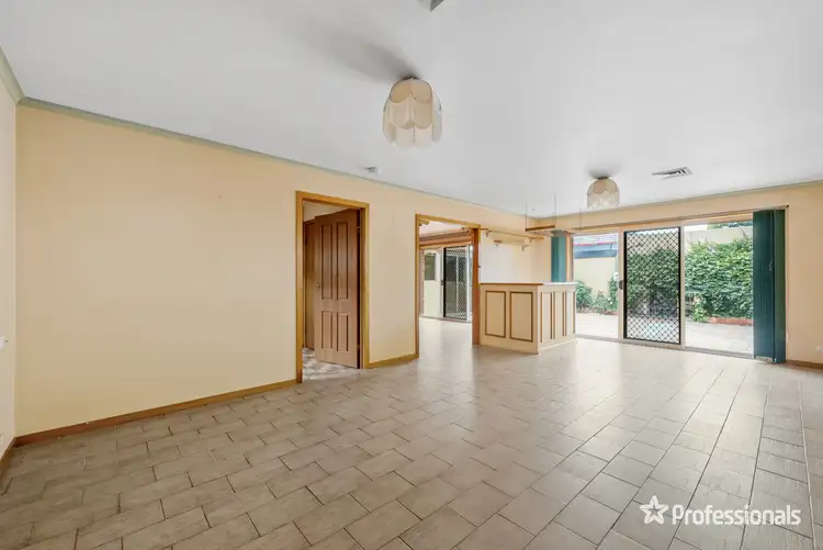 Sixth view of Homely house listing, 6 Edgeware Close, Kealba VIC 3021