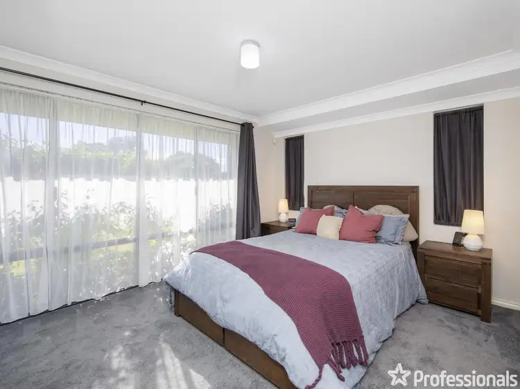 Sixth view of Homely house listing, 3 Steineck Way, Wattle Grove WA 6107