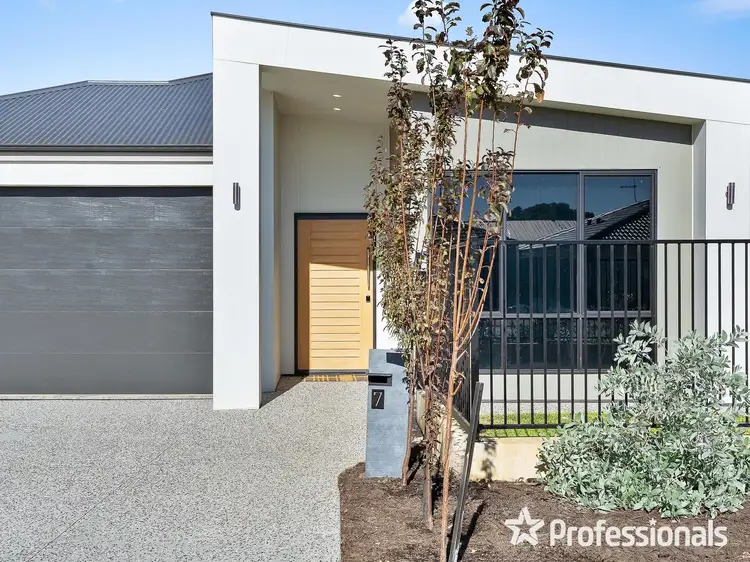 7 Lychee Way, Maida Vale WA 6057