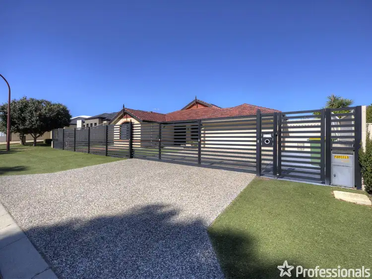 4 Acastus Road, Wattle Grove WA 6107