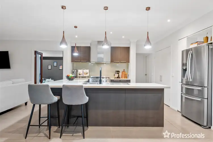 Sixth view of Homely house listing, 16 Weigall Close, Caroline Springs VIC 3023