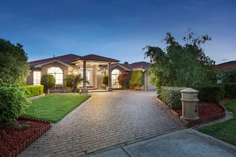 7 Drysdale Avenue, Taylors Lakes VIC 3038