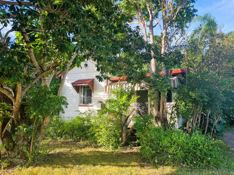 8 Tracey Street, Bowen QLD 4805