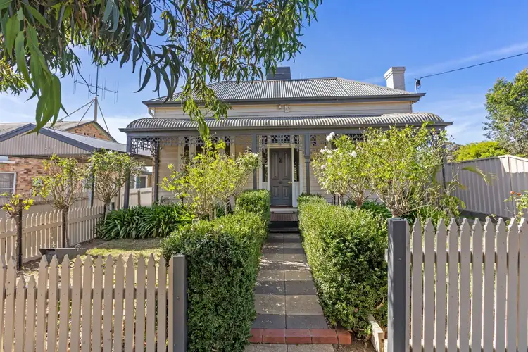 14 Bolt Street, Long Gully VIC 3550