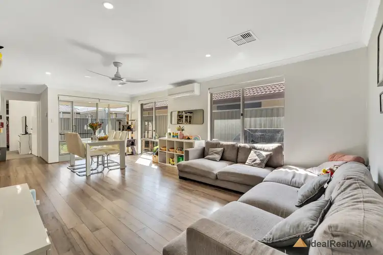 20 Golden Way, Piara Waters WA 6112