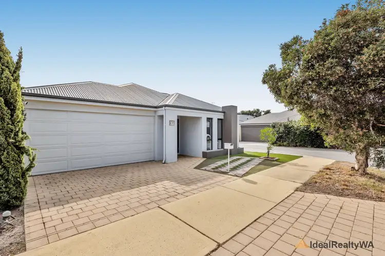 Second view of Homely house listing, 10 Sachem Bend, Piara Waters WA 6112