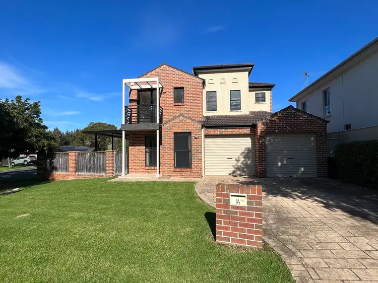 1A Canadian Place, Kearns NSW 2558