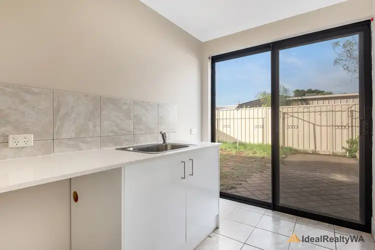 Fifth view of Homely house listing, 8 lombe Gardens, Atwell WA 6164