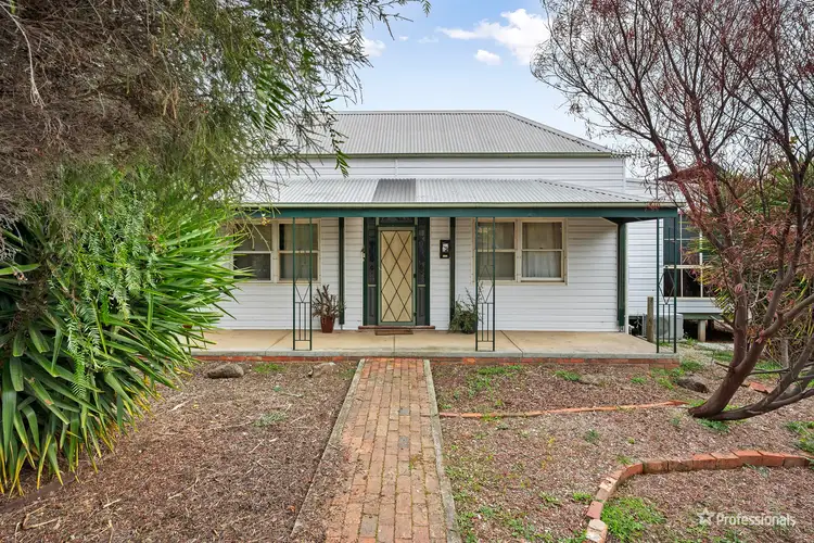 65 Raglan Street, Maryborough VIC 3465