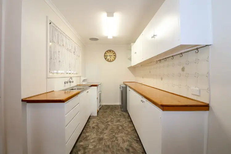 Sixth view of Homely house listing, 5 Harrison Crescent, Swan Hill VIC 3585