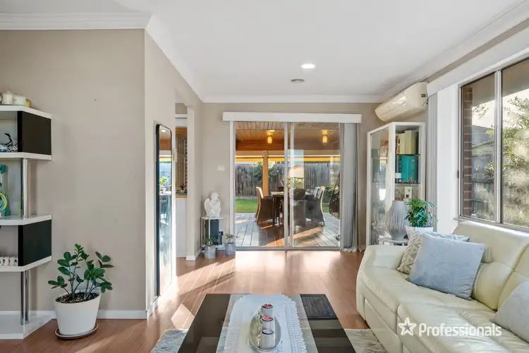 Fourth view of Homely house listing, 12 Ruthven Close, Hillside VIC 3037