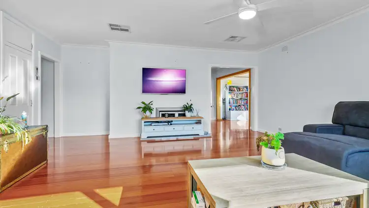 Fifth view of Homely house listing, 10 Gloucester Crescent, Shepparton VIC 3630