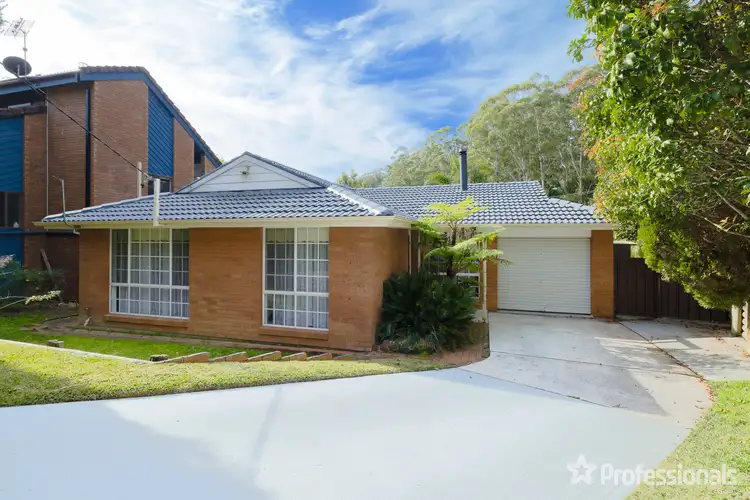 33 Orinda Avenue, North Gosford NSW 2250