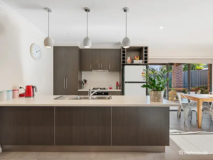 Fifth view of Homely house listing, 1/6 Shamrock Court, Maryborough VIC 3465