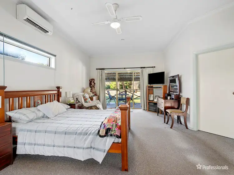 Fifth view of Homely house listing, 35 Daisy Hill Court, Daisy Hill VIC 3465