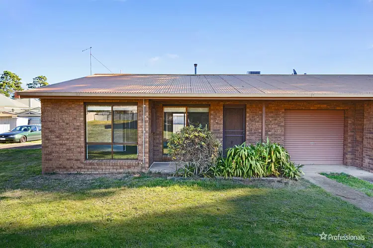 2/6 Harkness Street, Maryborough VIC 3465
