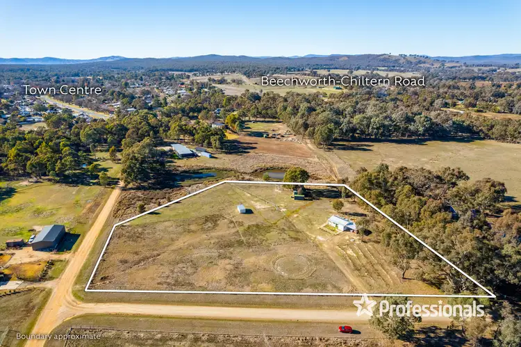 18 Moffat Road, Chiltern VIC 3683