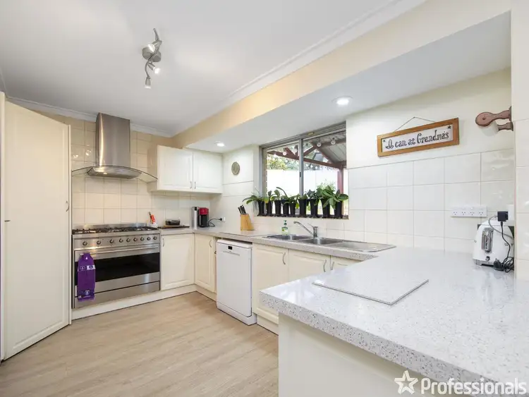 Seventh view of Homely house listing, 2 Holly Way West, Kalamunda WA 6076