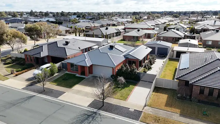 Second view of Homely house listing, 31 Kerang Avenue, Kialla VIC 3631