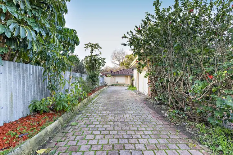 Fifth view of Homely house listing, 2 Mandora Way, Riverton WA 6148