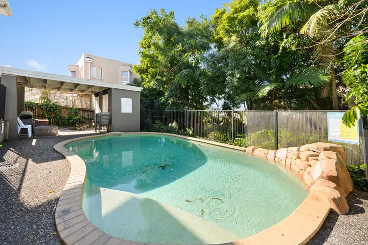 Main view of Homely townhouse listing, 2/5 Ashbourne Terrace, Biggera Waters QLD 4216