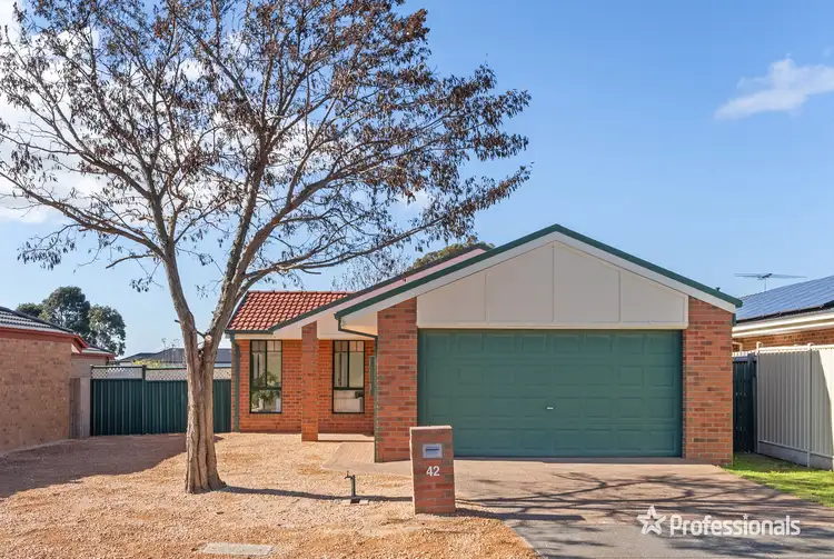 42 Kenswick Drive, Hillside VIC 3037