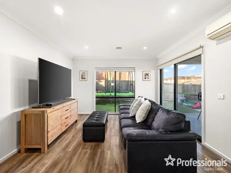 Fifth view of Homely house listing, 61 Keynes Circuit, Fraser Rise VIC 3336