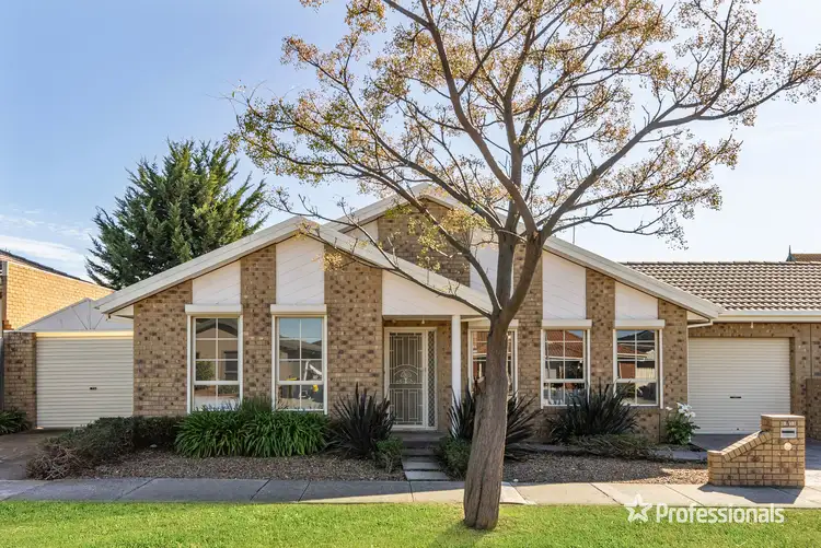 Main view of Homely house listing, 2/19 Silverdene Avenue, Sydenham VIC 3037