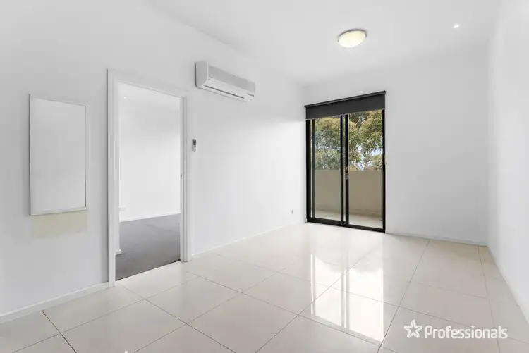 Fifth view of Homely apartment listing, 22/32 East Esplanade, St Albans VIC 3021