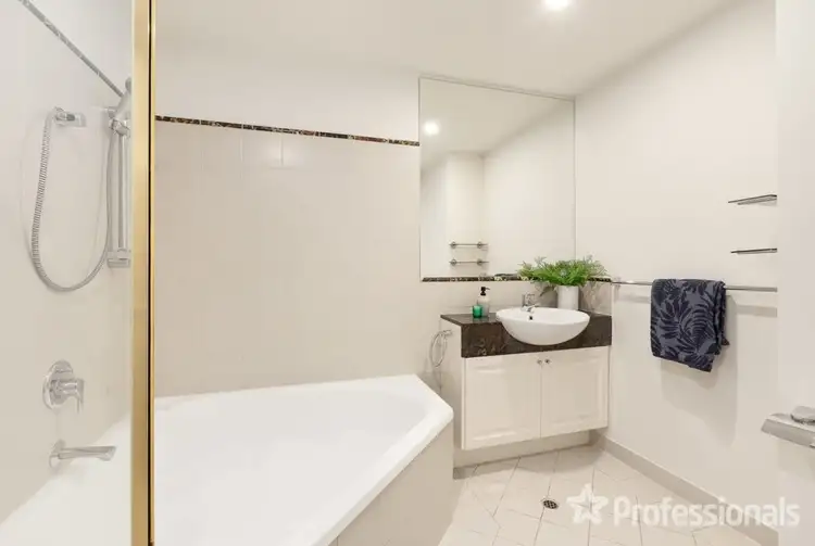 Sixth view of Homely apartment listing, 105/15 Queens Road, Melbourne VIC 3004