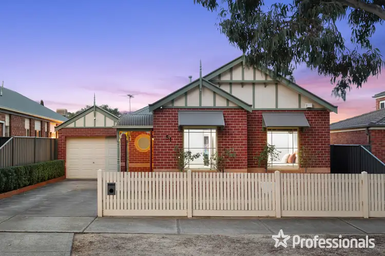 51 Dobell Crescent, Caroline Springs VIC 3023
