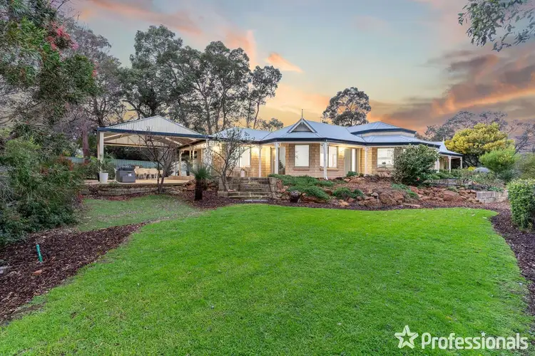 6 Shasta Road, Lesmurdie WA 6076