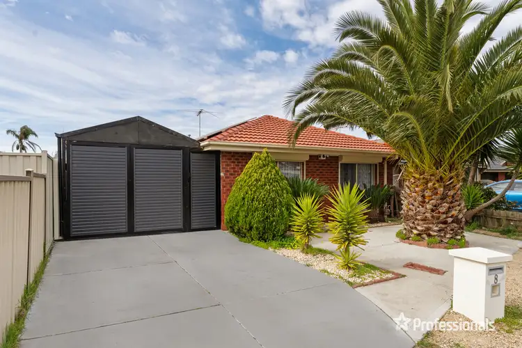 8 Barley Court, Delahey VIC 3037