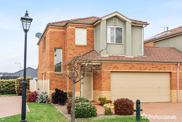 Second view of Homely townhouse listing, 5 Amberlea Circuit, Taylors Hill VIC 3037
