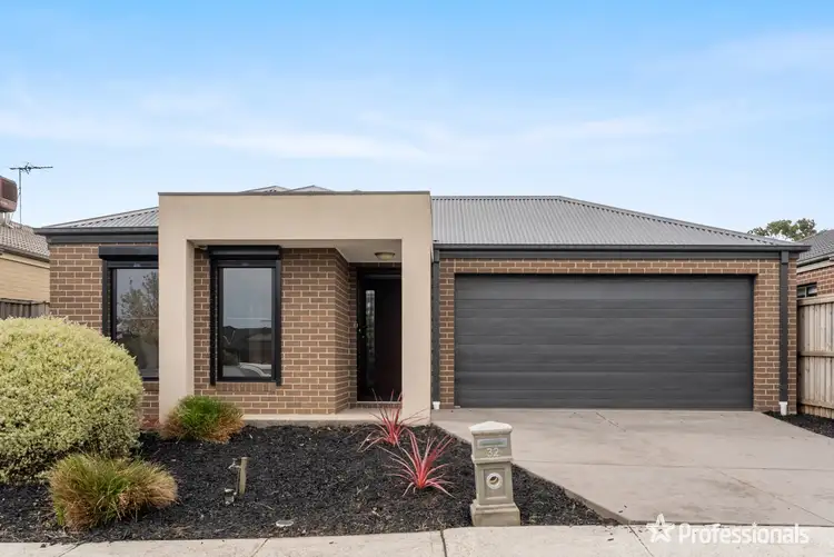 32 Sunningdale Drive, Hillside VIC 3037