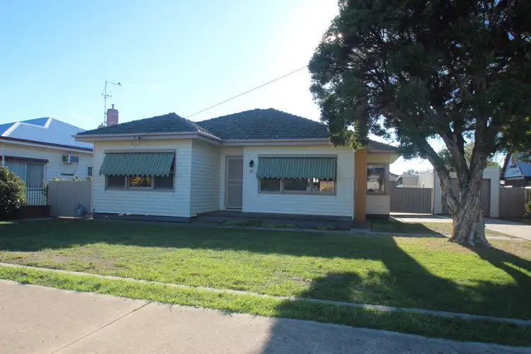 24 Peel Street, Maryborough VIC 3465