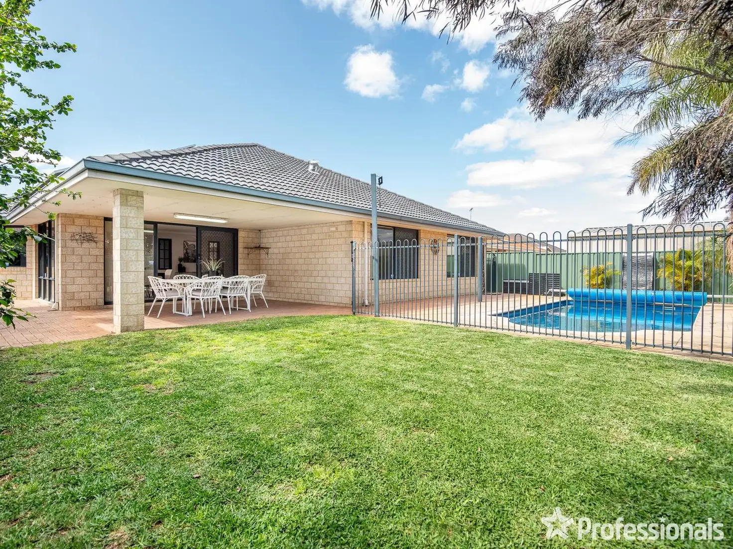 Main view of Homely house listing, 25 Excalibur Chase, Wattle Grove WA 6107