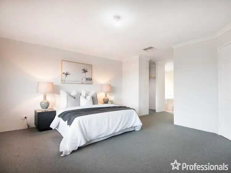 Second view of Homely house listing, 25 Excalibur Chase, Wattle Grove WA 6107