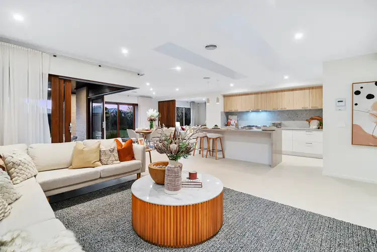 Second view of Homely house listing, 6 Lorikeet Street, Kialla VIC 3631