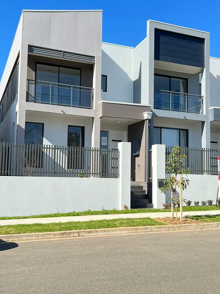 16 Grassbird Avenue, Oran Park NSW 2570